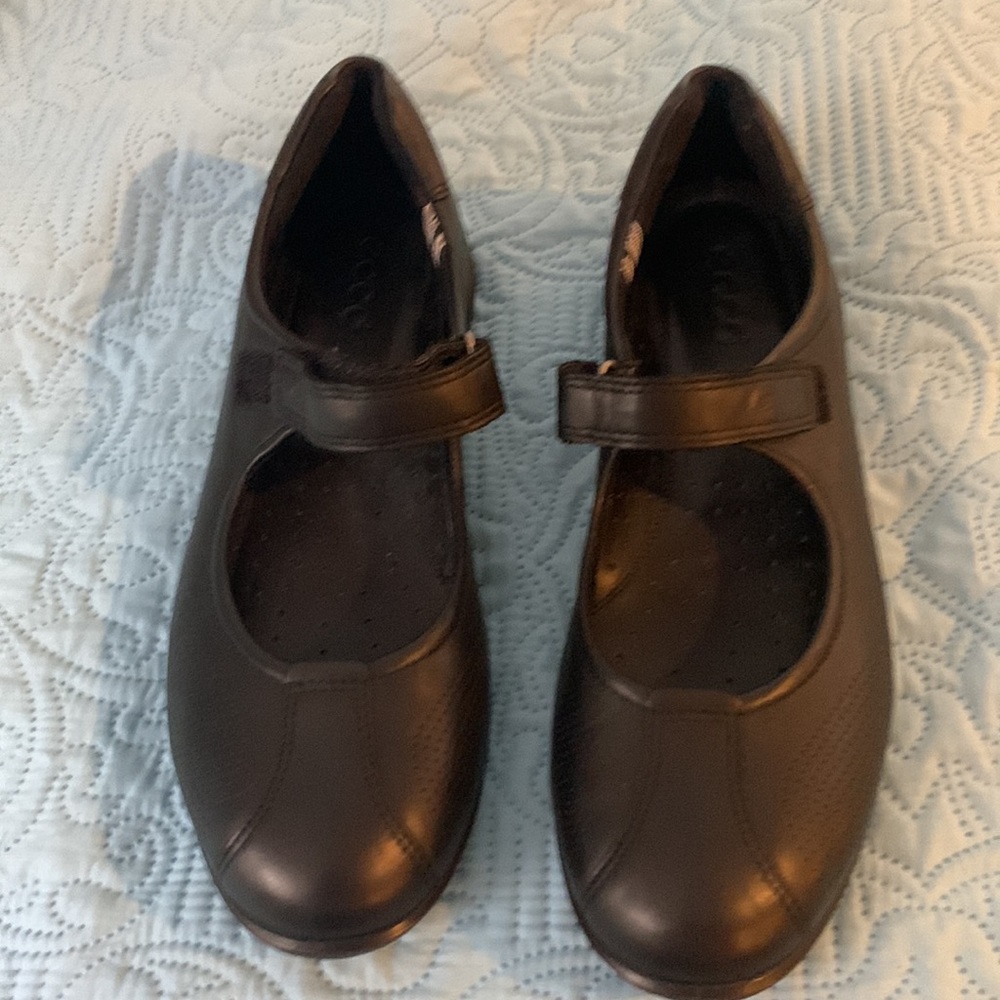 Women's ECCO black Mary Janes